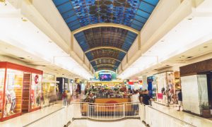 Corredor de lojas do Norte Shopping